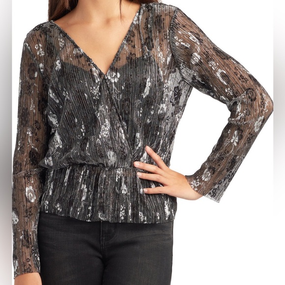NEW BCX Juniors' Pleated Metallic Printed Peplum Top, size XL - Picture 1 of 5